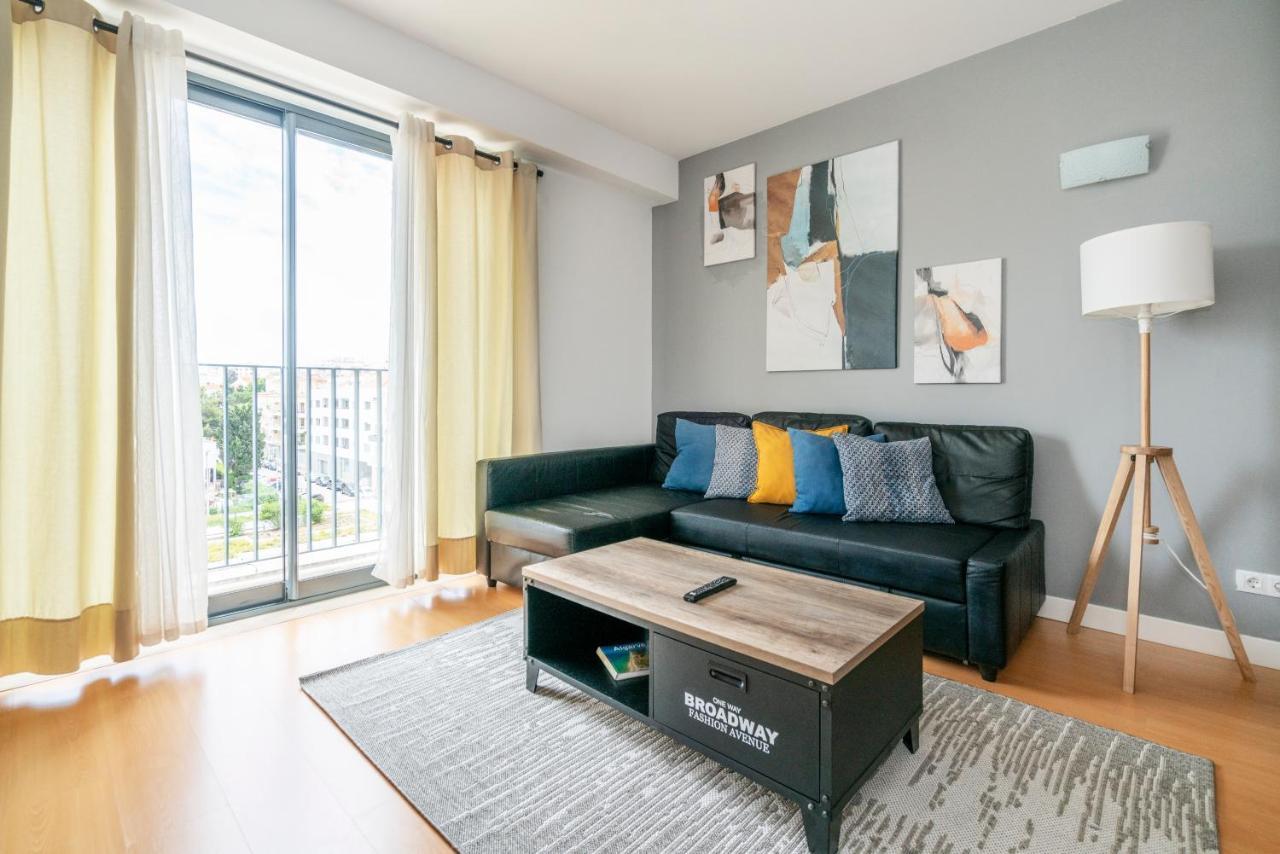 Bright & Spacious 2 Bed Flat 2 Bath W Garage In Lagos Marina المظهر الخارجي الصورة