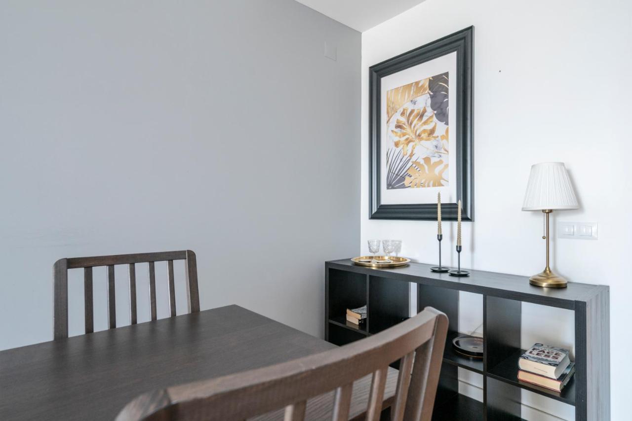 Bright & Spacious 2 Bed Flat 2 Bath W Garage In Lagos Marina المظهر الخارجي الصورة