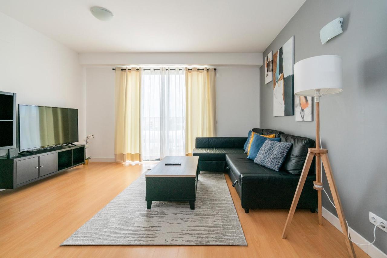 Bright & Spacious 2 Bed Flat 2 Bath W Garage In Lagos Marina المظهر الخارجي الصورة